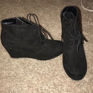 Black booties. Size 7.